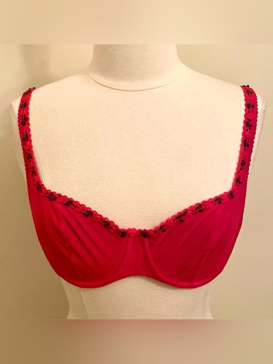 Victoria's Secret Other - Victoria’s Secret Country Vintage 1990s Red Black Rose Trim Velour Bra Size 34C